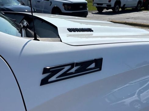 Used 2023 Chevrolet Silverado 1500 RST AWD/4WD image 10
