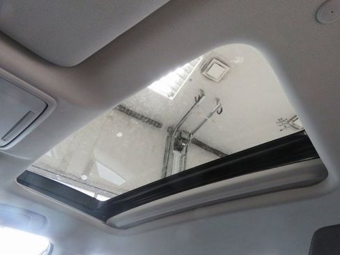 Used 2023 Honda Accord EX image 11