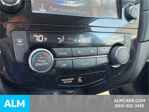 Used 2017 Nissan Rogue SV w/ SV Premium Package image 17