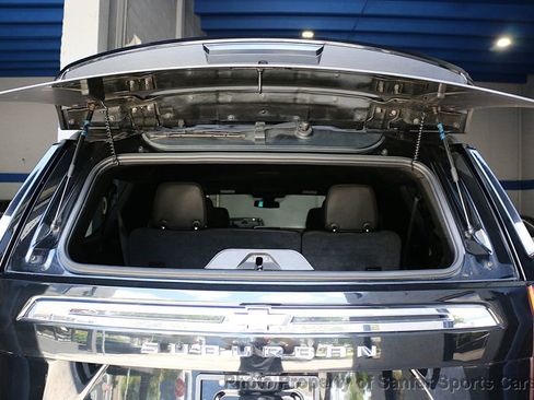 Used 2022 Chevrolet Suburban LT AWD/4WD image 8