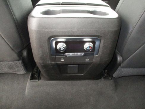 Used 2021 GMC Yukon SLT RWD image 37