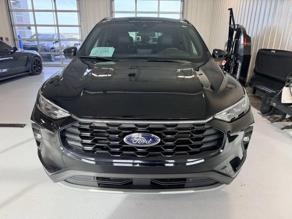Used 2025 Ford Escape ST-Line Select AWD/4WD image 7