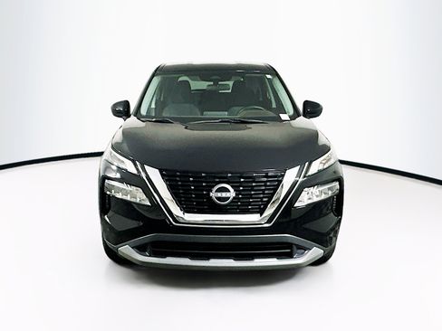 Used 2023 Nissan Rogue SV image 2