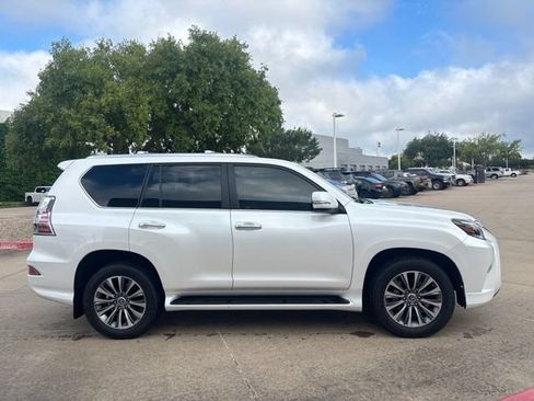 Used 2023 Lexus GX 460 Luxury w/ Accessory Package AWD/4WD image 4
