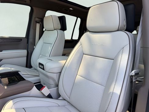 New 2026 GMC Yukon XL Denali w/ Denali Reserve Package AWD/4WD image 9