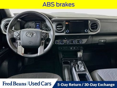Used 2019 Toyota Tacoma TRD Sport w/ Technology Package AWD/4WD image 24