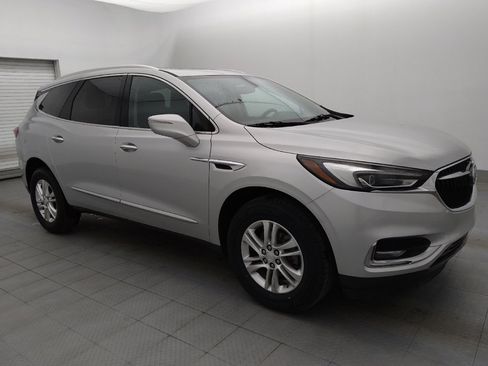 Used 2020 Buick Enclave Essence image 11