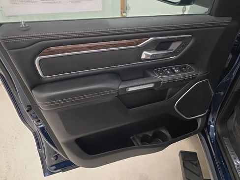 Used 2020 RAM 1500 Laramie AWD/4WD image 12