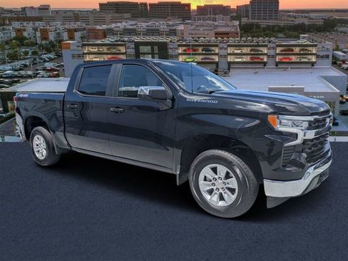 Used 2025 Chevrolet Silverado 1500 LT AWD/4WD image 1