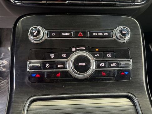 Used 2022 Lincoln Nautilus AWD w/ Premium Package image 18