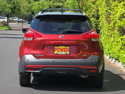 Used 2020 Nissan Kicks SR w/ SR Premium Package FWD image 4