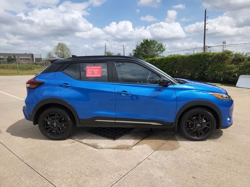Certified 2024 Nissan Kicks SR w/ SR Premium Package image 6