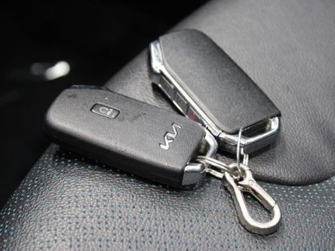 Used 2022 Kia Niro EX Premium FWD image 15
