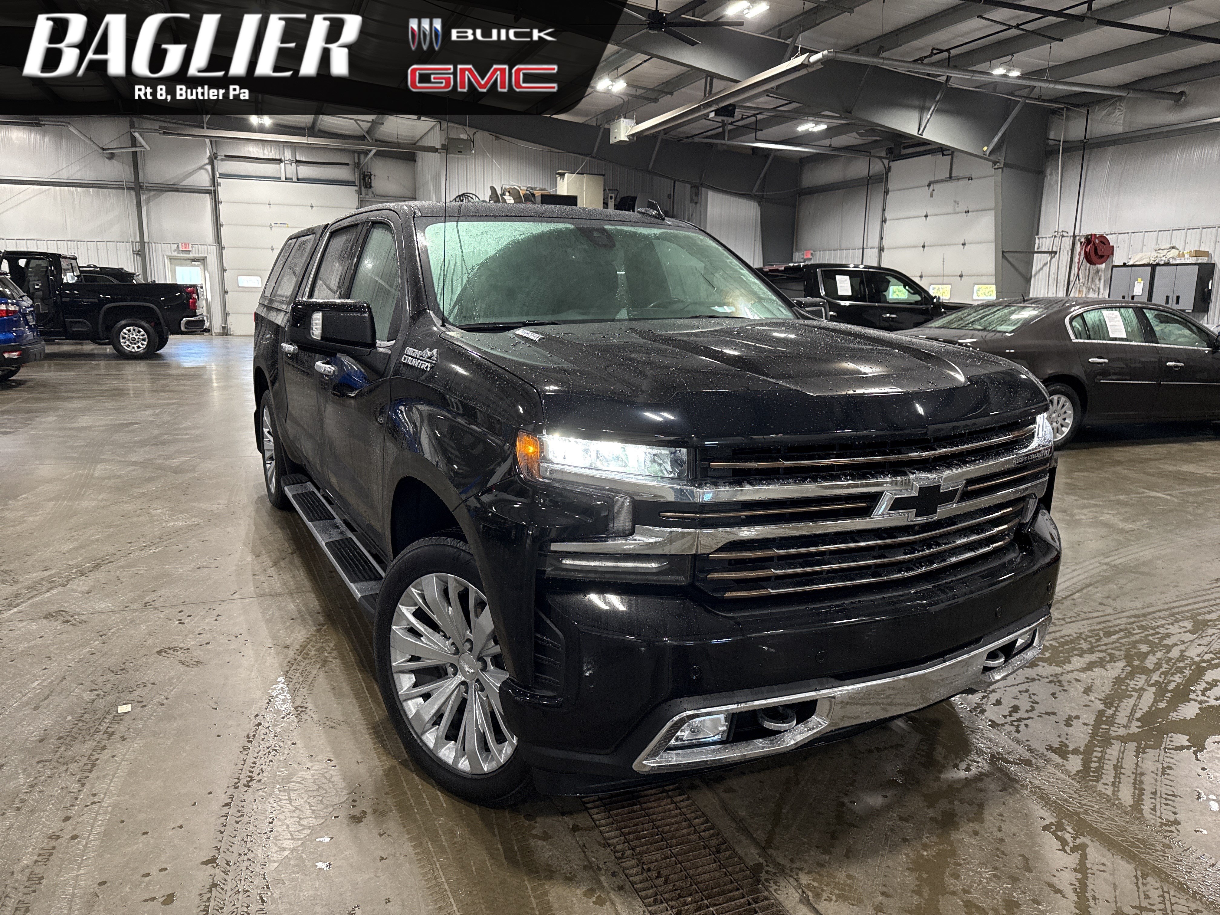 Used 2022 Chevrolet Silverado 1500 High Country w/ Technology Package AWD/4WD image 1