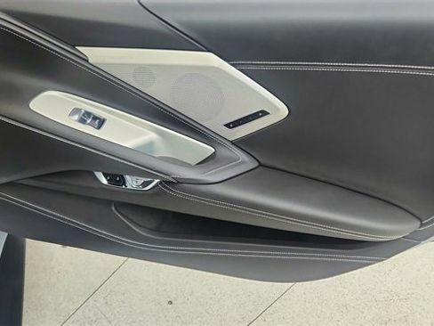 Used 2022 Chevrolet Corvette Stingray Premium Conv w/ Z51 Performance Package image 28