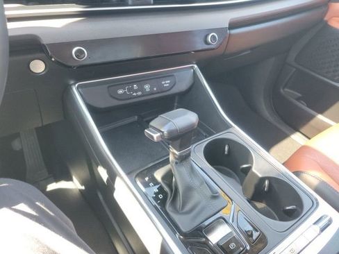 Used 2025 Kia Carnival SX image 22