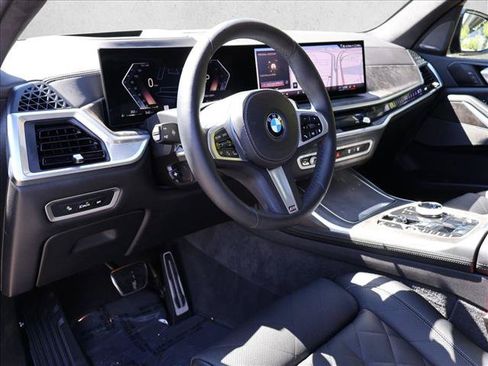 Certified 2026 BMW X7 xDrive40i w/ M Sport Package AWD/4WD image 13