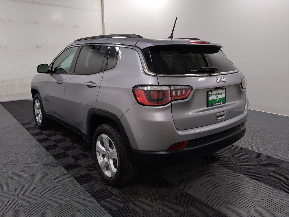 Used 2018 Jeep Compass Latitude w/ Cold Weather Group AWD/4WD image 5