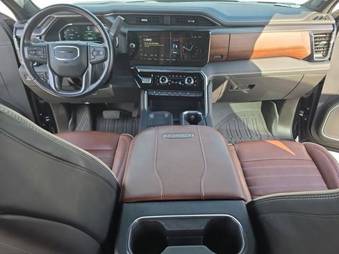 Used 2024 GMC Sierra 2500 Denali Ultimate w/ Max Trailering Package image 9