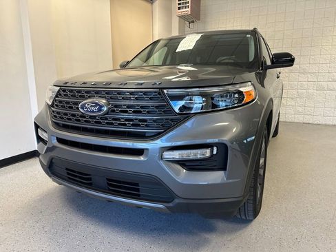 Used 2023 Ford Explorer XLT w/ Equipment Group 202A AWD/4WD image 34