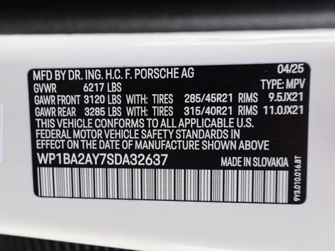 Used 2025 Porsche Cayenne Coupe AWD/4WD image 30