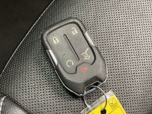 Used 2024 GMC Terrain SLT image 28