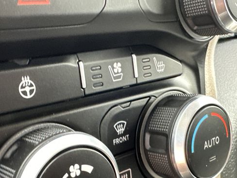 Certified 2020 RAM 1500 Laramie image 27