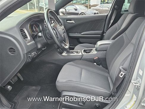 Used 2019 Dodge Charger SXT image 5