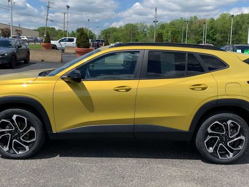 Certified 2024 Chevrolet Trax RS w/ Sunroof Package FWD image 5