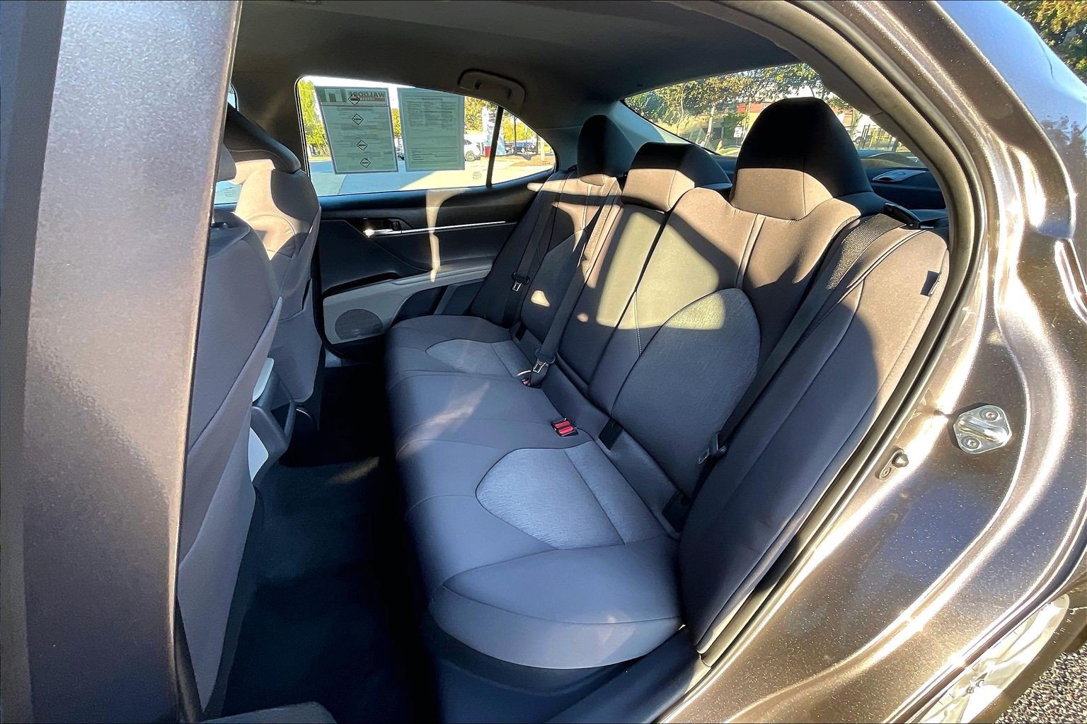 Used 2022 Toyota Camry LE FWD image 30