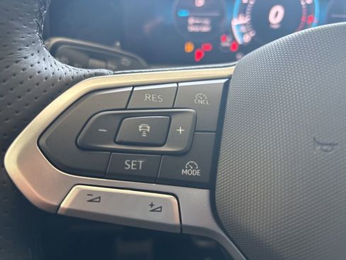 New 2026 Volkswagen Tiguan SE R-Line AWD/4WD image 12