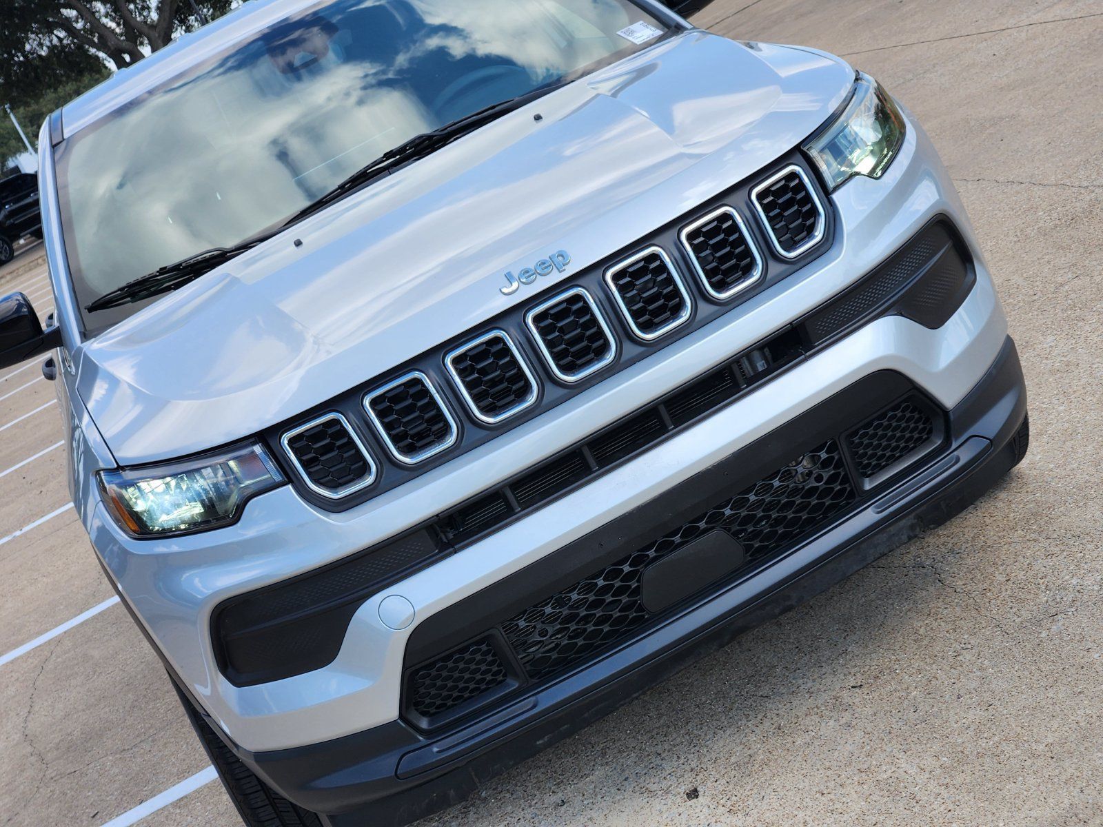 Used 2024 Jeep Compass Sport AWD/4WD image 12
