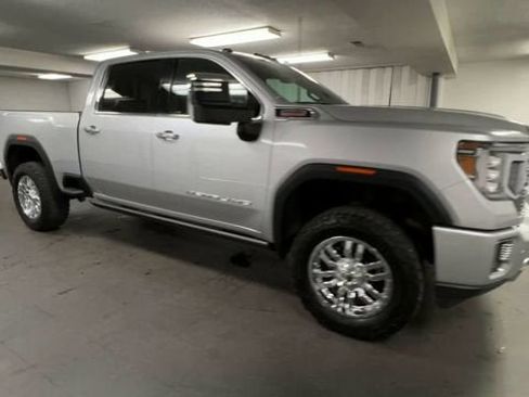 Used 2023 GMC Sierra 2500 Denali w/ Denali Ultimate Package AWD/4WD image 2