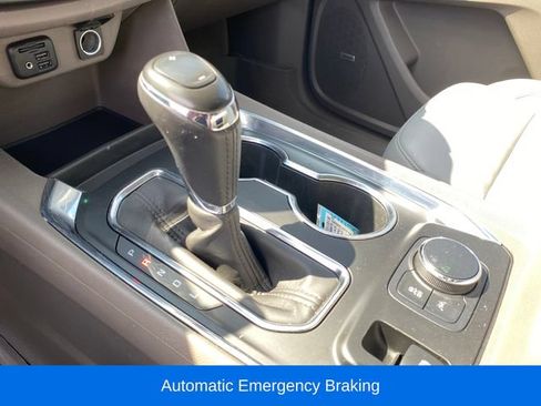 Used 2020 Chevrolet Traverse LT w/ LT Premium Package FWD image 14