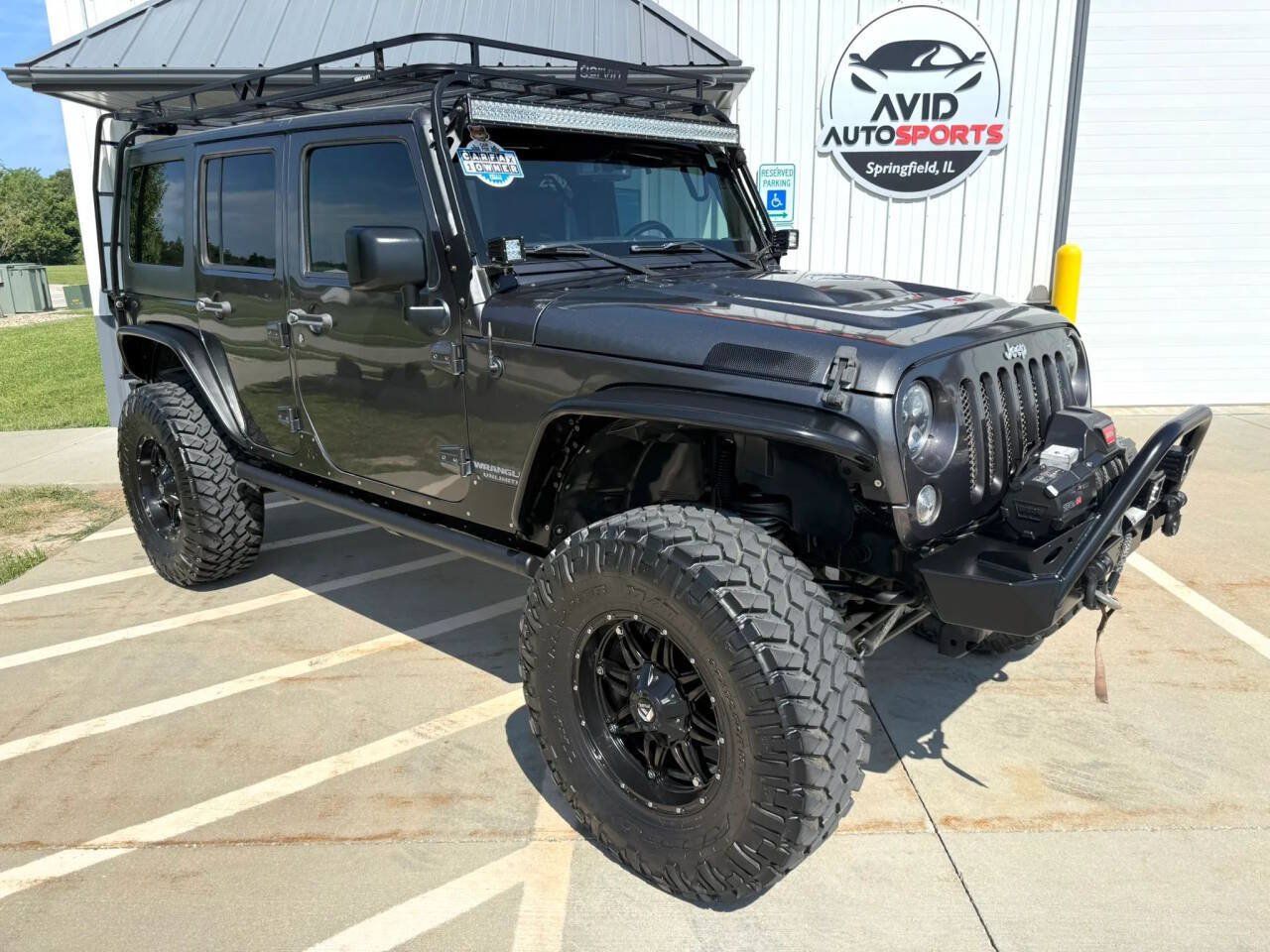 Used 2017 Jeep Wrangler Unlimited Rubicon w/ Connectivity Group AWD/4WD image 2