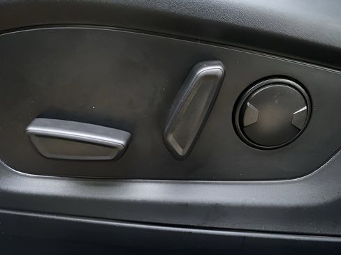 Certified 2023 Ford Explorer XLT w/ Equipment Group 202A image 10