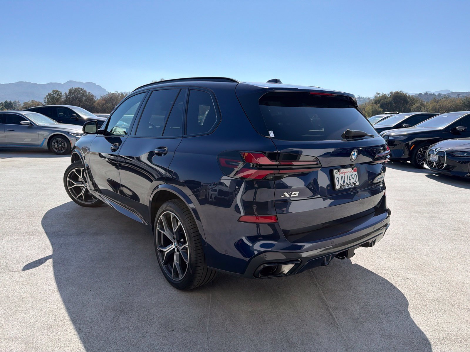 Certified 2024 BMW X5 sDrive40i w/ M Sport Package RWD image 2