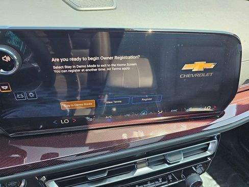 New 2026 Chevrolet Traverse Z71 w/ Enhanced Driving Package AWD/4WD image 28