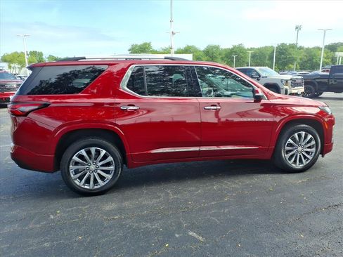 Used 2023 Chevrolet Traverse Premier FWD image 8