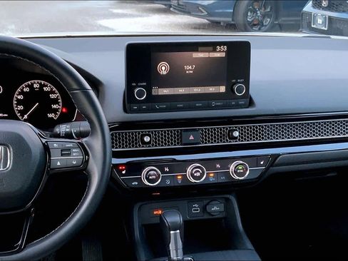 Used 2022 Honda Civic EX image 6