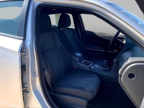 Used 2022 Dodge Charger SXT RWD image 8