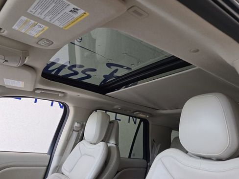 Used 2021 Lincoln Navigator Reserve w/ Luxury Package AWD/4WD image 25