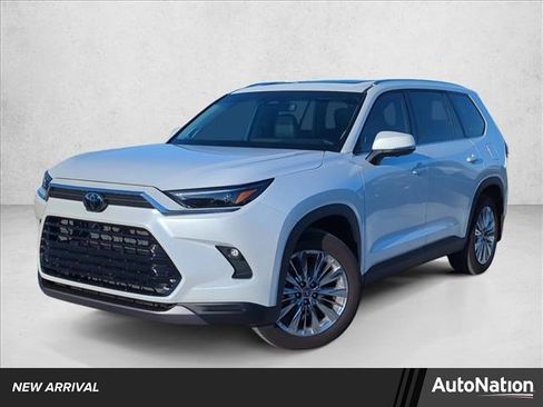 Used 2026 Toyota Grand Highlander Platinum image 1