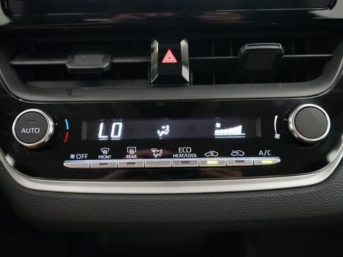 Used 2024 Toyota Corolla LE FWD image 32