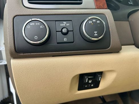 Used 2011 GMC Sierra 3500 SLT w/ SLT Convenience Package image 21