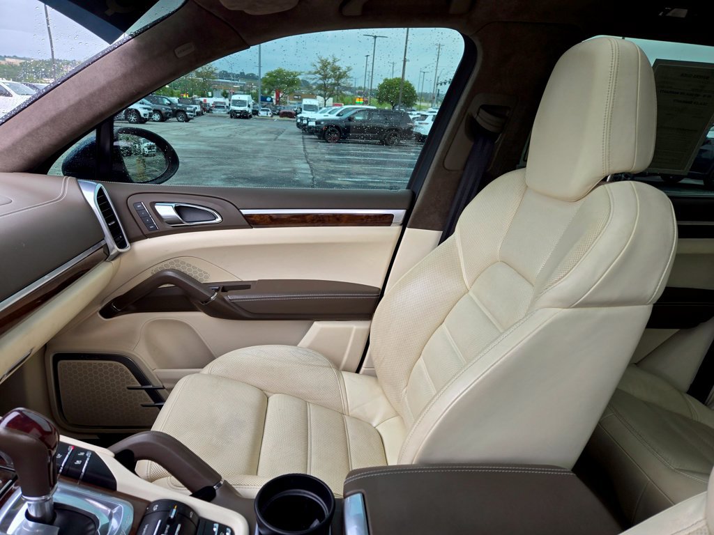 Used 2011 Porsche Cayenne Turbo AWD/4WD image 26