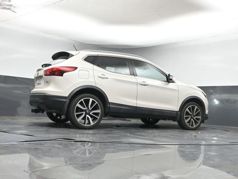 Used 2017 Nissan Rogue Sport SL image 13