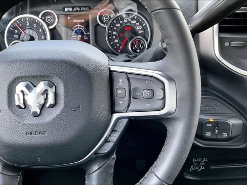 Certified 2025 RAM 2500 Big Horn AWD/4WD image 7