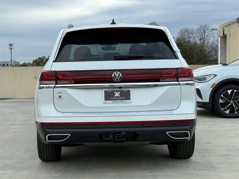 New 2026 Volkswagen Atlas SE image 8
