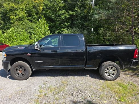 Used 2024 RAM 2500 Laramie w/ Safety Group AWD/4WD image 4